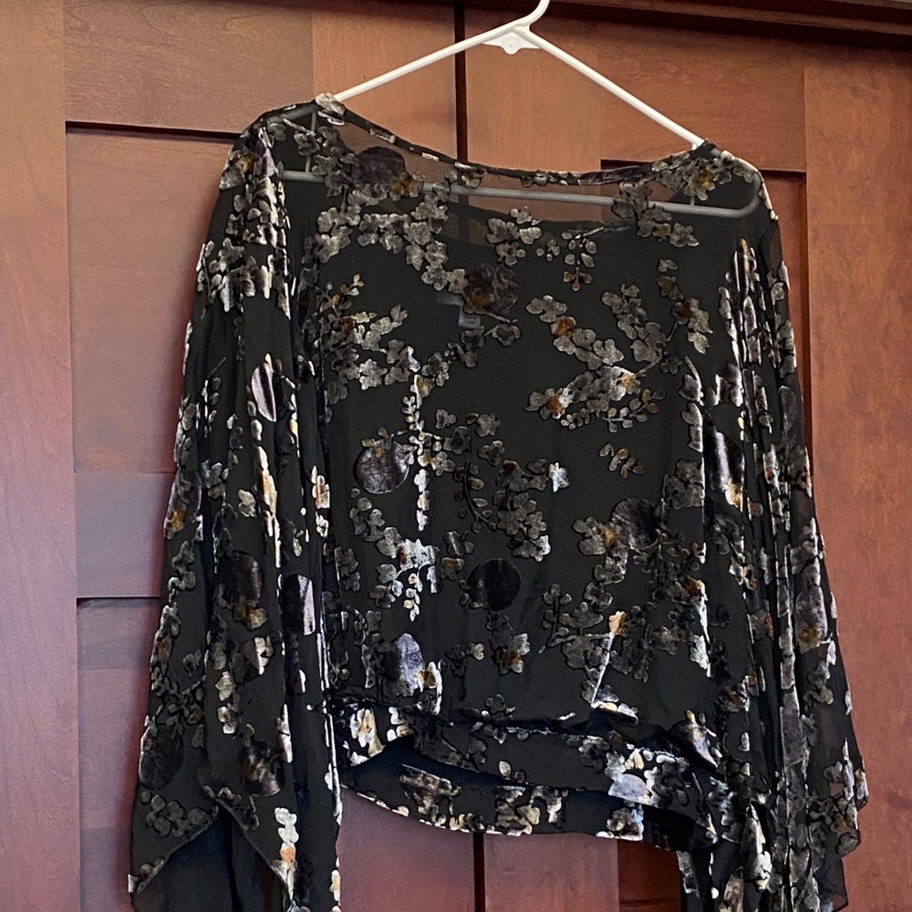 Women’s Butterfly Long Sleeve Blouse